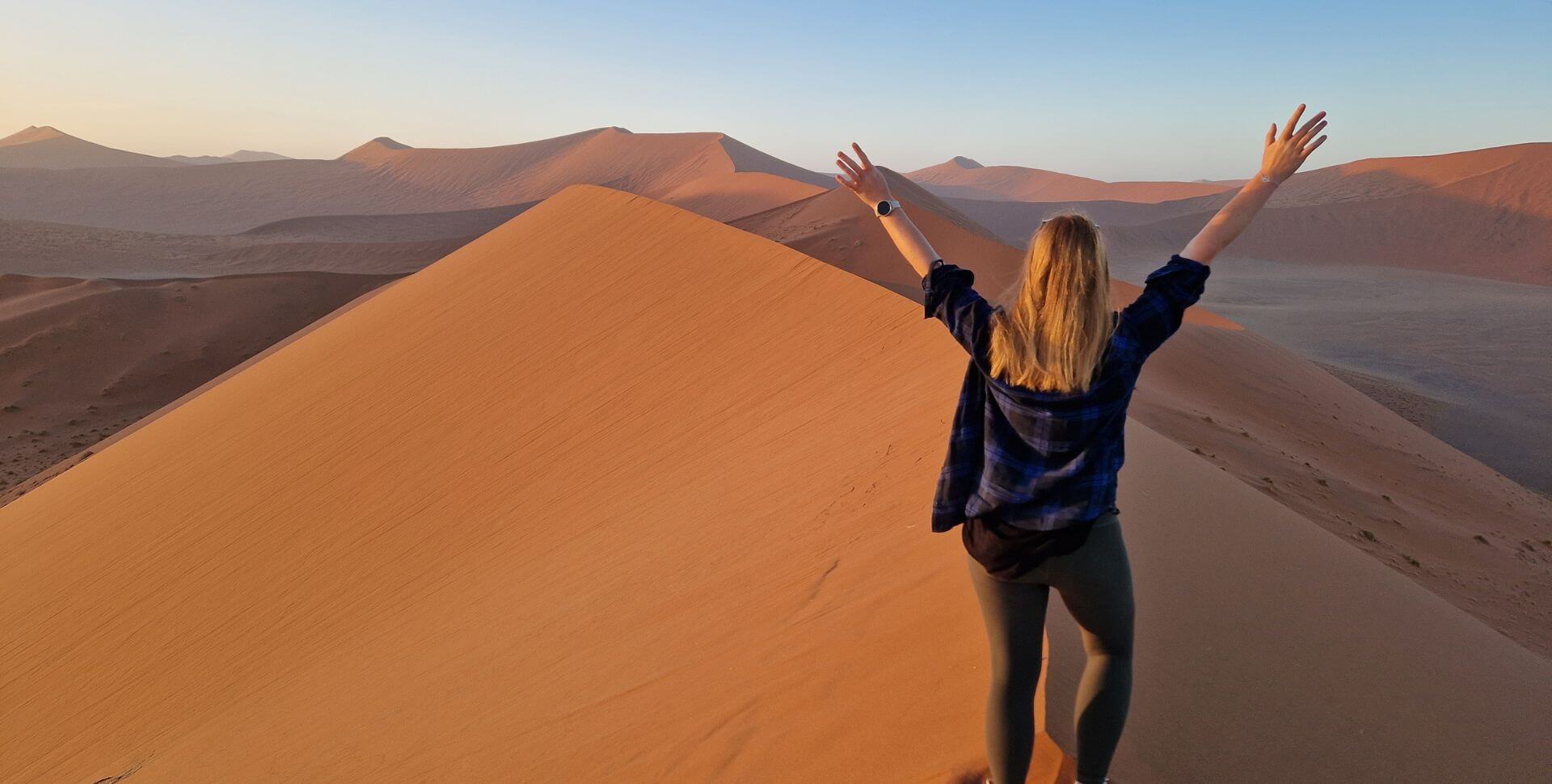 Le désert de Namib et ses dunes au lever de soleil - Sossusvlei - Rpad trip en Namibie